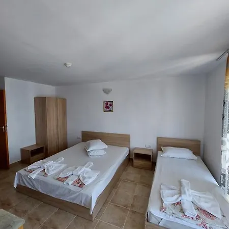 West Sluneční pobřeží