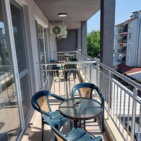 West Sluneční pobřeží