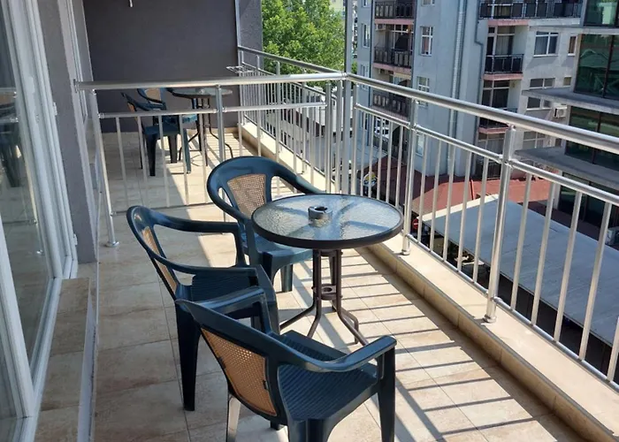 West Sluneční pobřeží