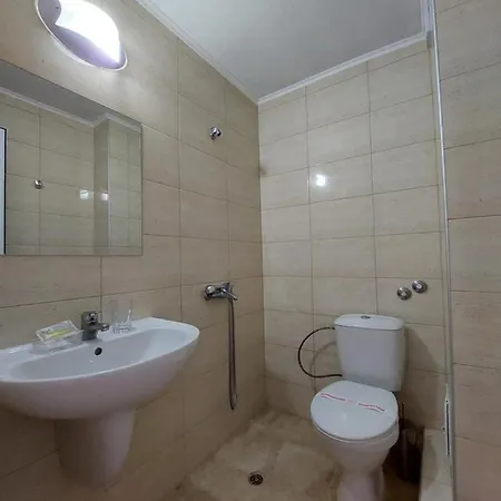 Guest House West 3*