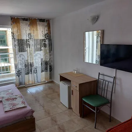 Guest house West