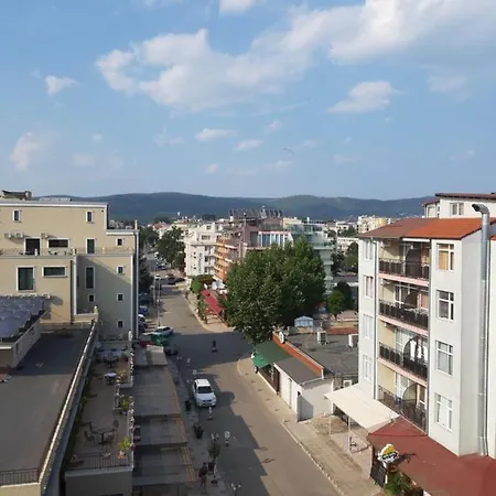 West * Sluneční pobřeží