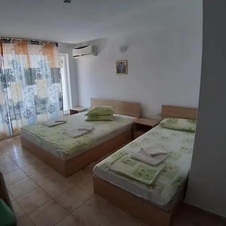 West * Sluneční pobřeží