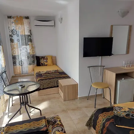 West * Sluneční pobřeží